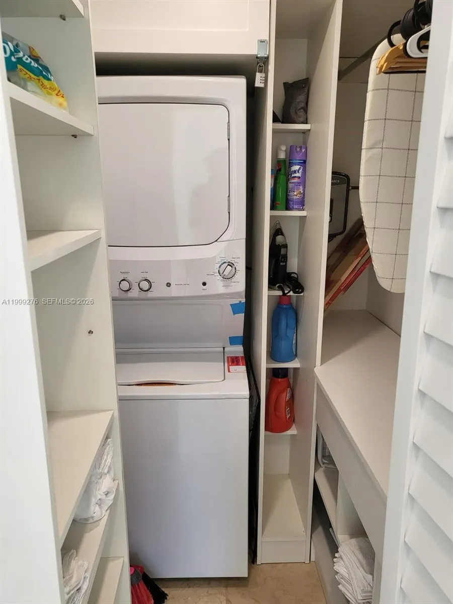 Hollywood, Florida 33024, 1 Bedroom Bedrooms, ,1 BathroomBathrooms,Residential Lease,For Rent,A11999276