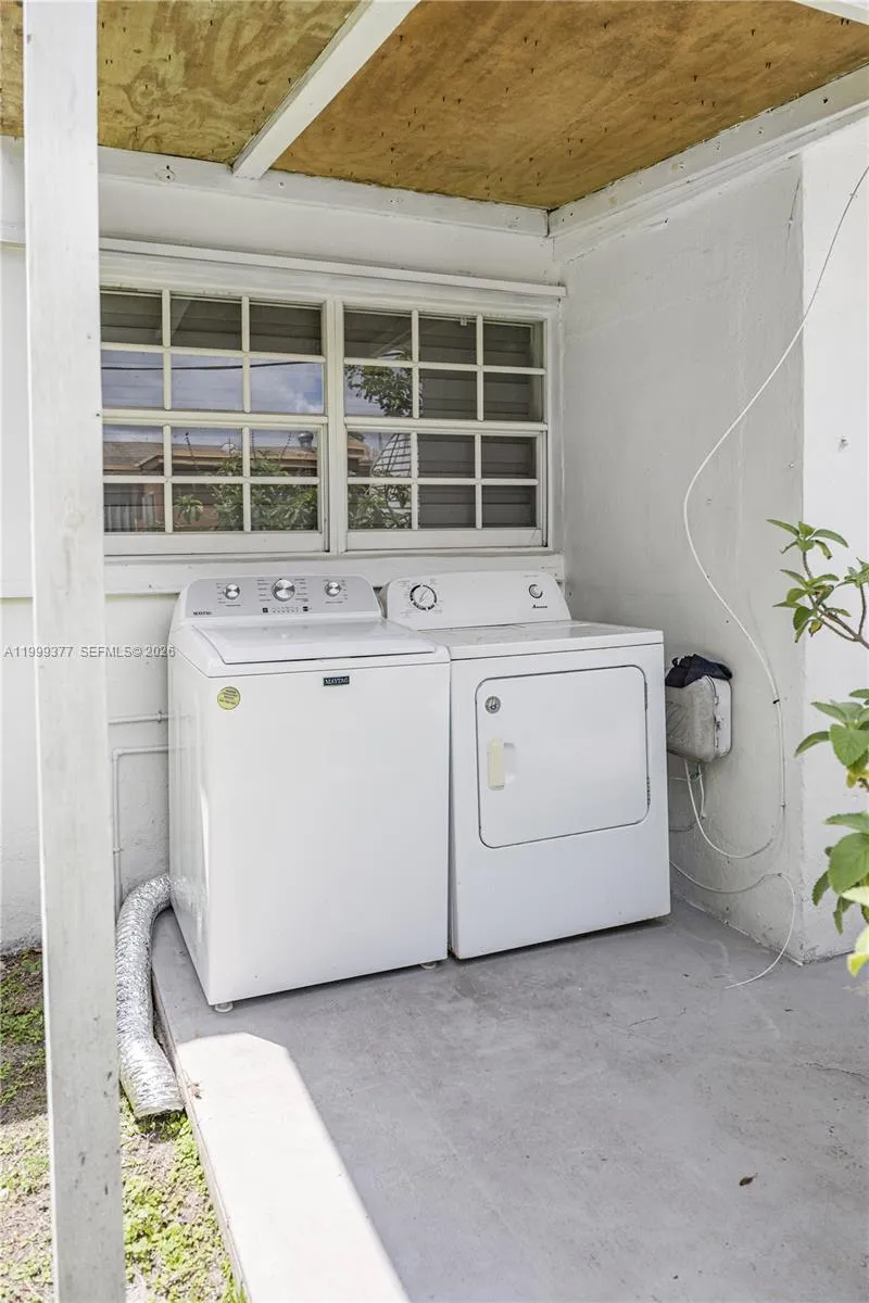7031 Sw 27th Ct 1, Miramar, Florida 33023, Miramar, Florida 33023, 3 Bedrooms Bedrooms, ,1 BathroomBathrooms,Residential Lease,For Rent,7031 Sw 27th Ct 1, Miramar, Florida 33023,A11999377