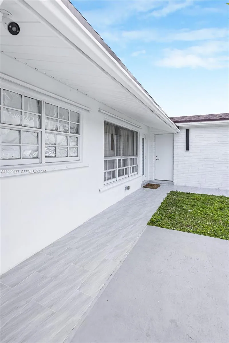 7031 Sw 27th Ct 1, Miramar, Florida 33023, Miramar, Florida 33023, 3 Bedrooms Bedrooms, ,1 BathroomBathrooms,Residential Lease,For Rent,7031 Sw 27th Ct 1, Miramar, Florida 33023,A11999377