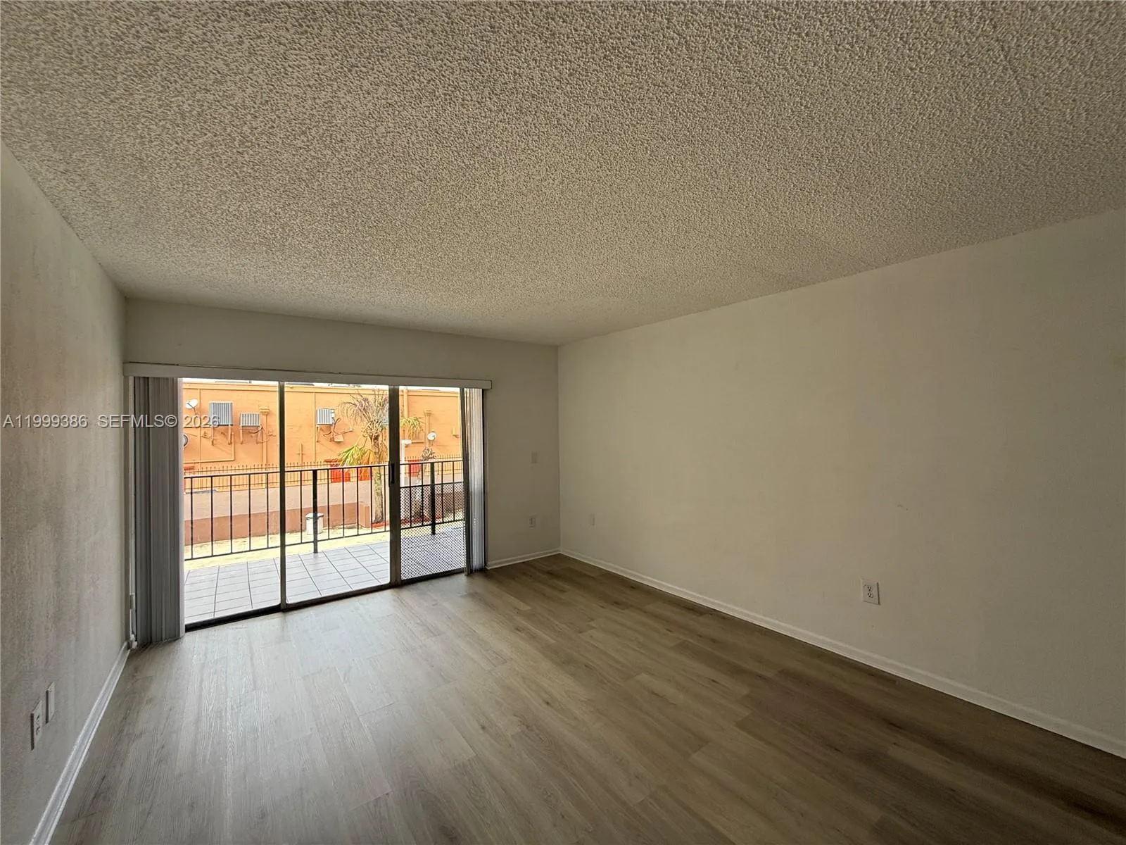 1900 W 68th St B203, Hialeah, Florida 33014, Hialeah, Florida 33014, 2 Bedrooms Bedrooms, ,2 BathroomsBathrooms,Residential,For Sale,1900 W 68th St B203, Hialeah, Florida 33014,A11999386