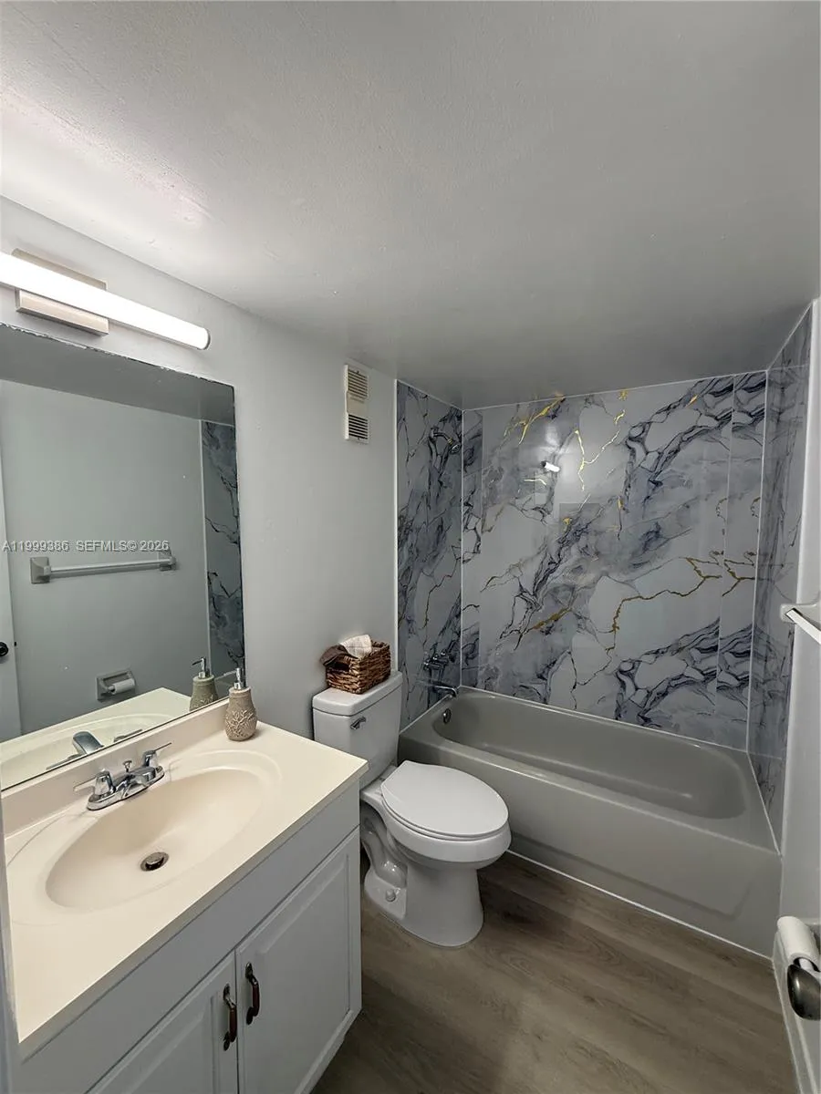 1900 W 68th St B203, Hialeah, Florida 33014, Hialeah, Florida 33014, 2 Bedrooms Bedrooms, ,2 BathroomsBathrooms,Residential,For Sale,1900 W 68th St B203, Hialeah, Florida 33014,A11999386