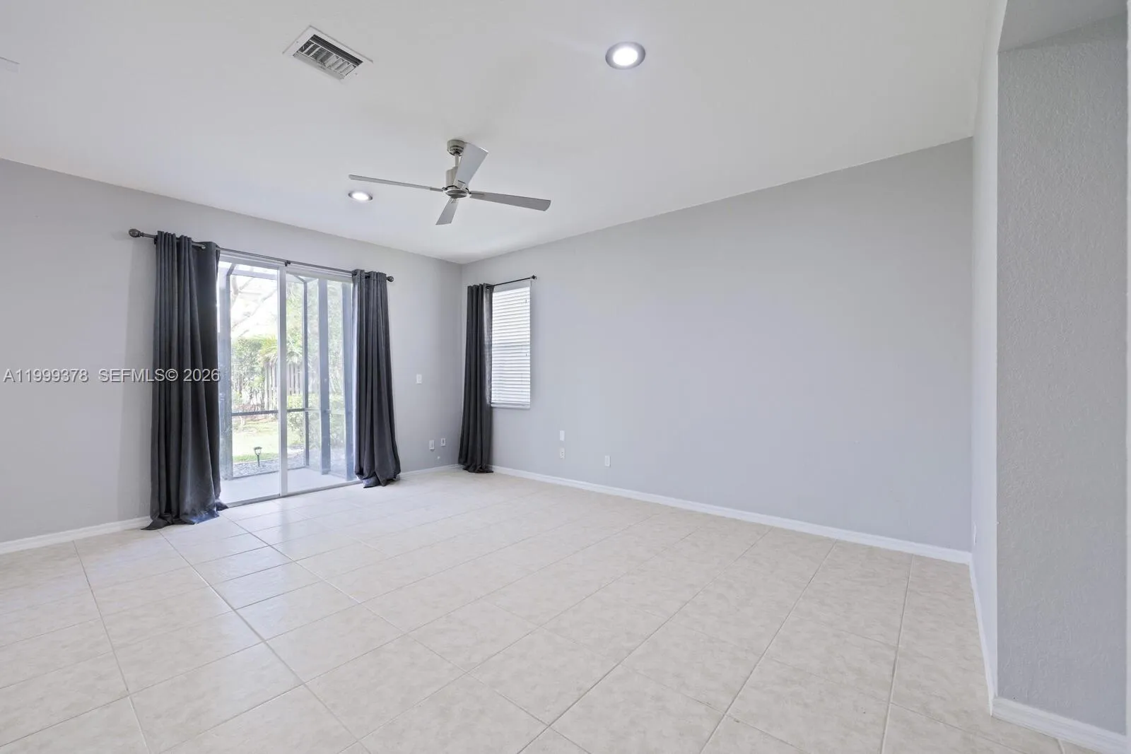 4207 W Whitewater Ave, Weston, Florida 33332, Weston, Florida 33332, 5 Bedrooms Bedrooms, ,4 BathroomsBathrooms,Residential,For Sale,4207 W Whitewater Ave, Weston, Florida 33332,A11999378