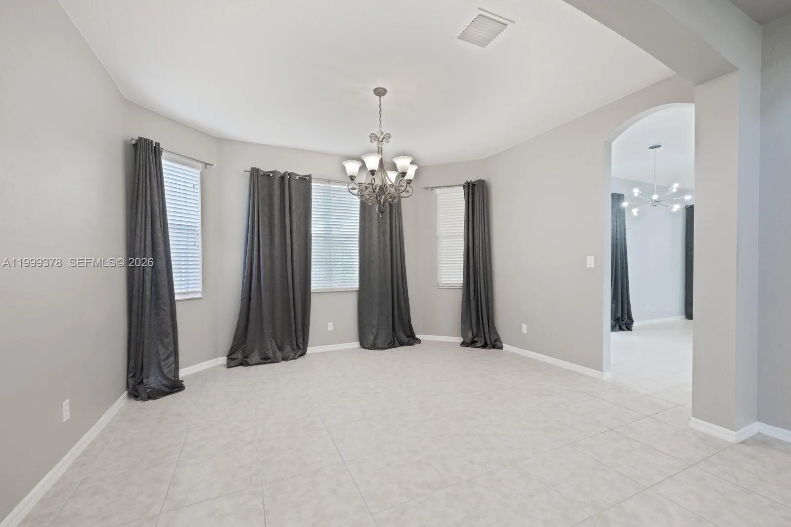 4207 W Whitewater Ave, Weston, Florida 33332, Weston, Florida 33332, 5 Bedrooms Bedrooms, ,4 BathroomsBathrooms,Residential,For Sale,4207 W Whitewater Ave, Weston, Florida 33332,A11999378