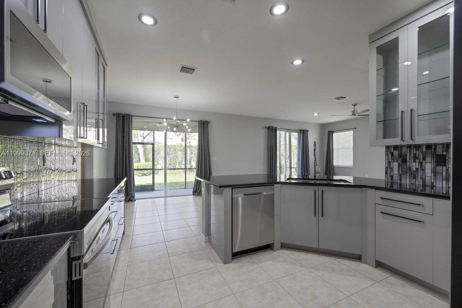 4207 W Whitewater Ave, Weston, Florida 33332, Weston, Florida 33332, 5 Bedrooms Bedrooms, ,4 BathroomsBathrooms,Residential,For Sale,4207 W Whitewater Ave, Weston, Florida 33332,A11999378