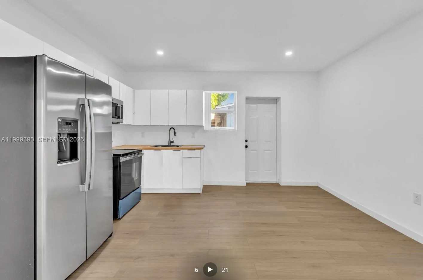 709 Sw 4th Ct 2, Fort Lauderdale, Florida 33315, Fort Lauderdale, Florida 33315, 2 Bedrooms Bedrooms, ,2 BathroomsBathrooms,Residential Lease,For Rent,709 Sw 4th Ct 2, Fort Lauderdale, Florida 33315,A11999390