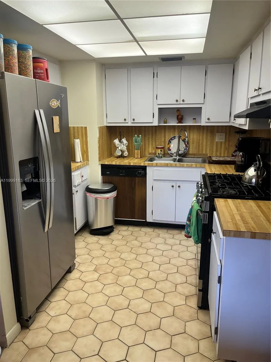 Miramar, Florida 33025, 2 Bedrooms Bedrooms, ,1 BathroomBathrooms,Residential,For Sale,A11999163