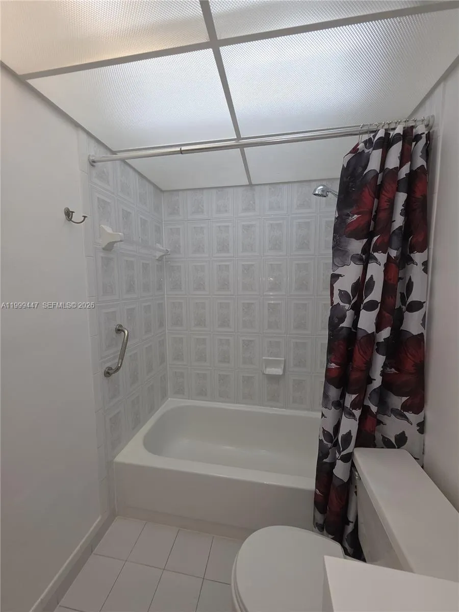 823 Ne 199th St 104-12, Miami, Florida 33179, Miami, Florida 33179, 2 Bedrooms Bedrooms, ,2 BathroomsBathrooms,Residential Lease,For Rent,823 Ne 199th St 104-12, Miami, Florida 33179,A11999447