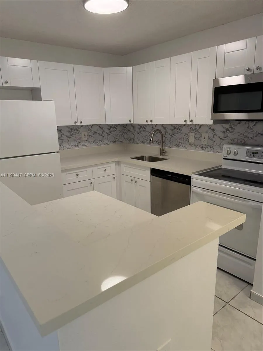 823 Ne 199th St 104-12, Miami, Florida 33179, Miami, Florida 33179, 2 Bedrooms Bedrooms, ,2 BathroomsBathrooms,Residential Lease,For Rent,823 Ne 199th St 104-12, Miami, Florida 33179,A11999447