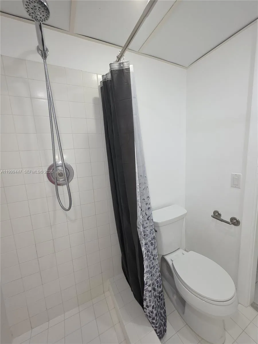823 Ne 199th St 104-12, Miami, Florida 33179, Miami, Florida 33179, 2 Bedrooms Bedrooms, ,2 BathroomsBathrooms,Residential Lease,For Rent,823 Ne 199th St 104-12, Miami, Florida 33179,A11999447