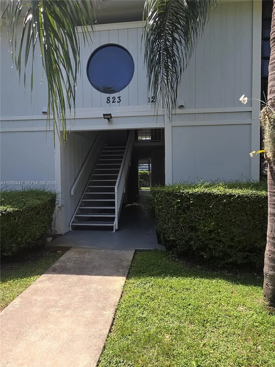 823 Ne 199th St 104-12, Miami, Florida 33179, Miami, Florida 33179, 2 Bedrooms Bedrooms, ,2 BathroomsBathrooms,Residential Lease,For Rent,823 Ne 199th St 104-12, Miami, Florida 33179,A11999447