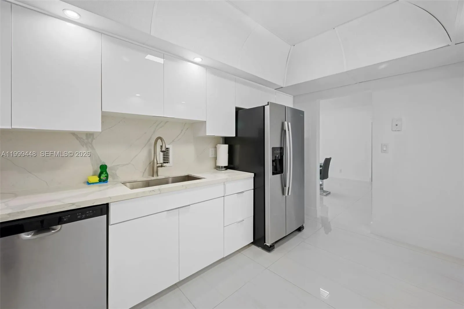 4001 S Ocean Dr 15b, Hollywood, Florida 33019, Hollywood, Florida 33019, 2 Bedrooms Bedrooms, ,2 BathroomsBathrooms,Residential,For Sale,4001 S Ocean Dr 15b, Hollywood, Florida 33019,A11999448