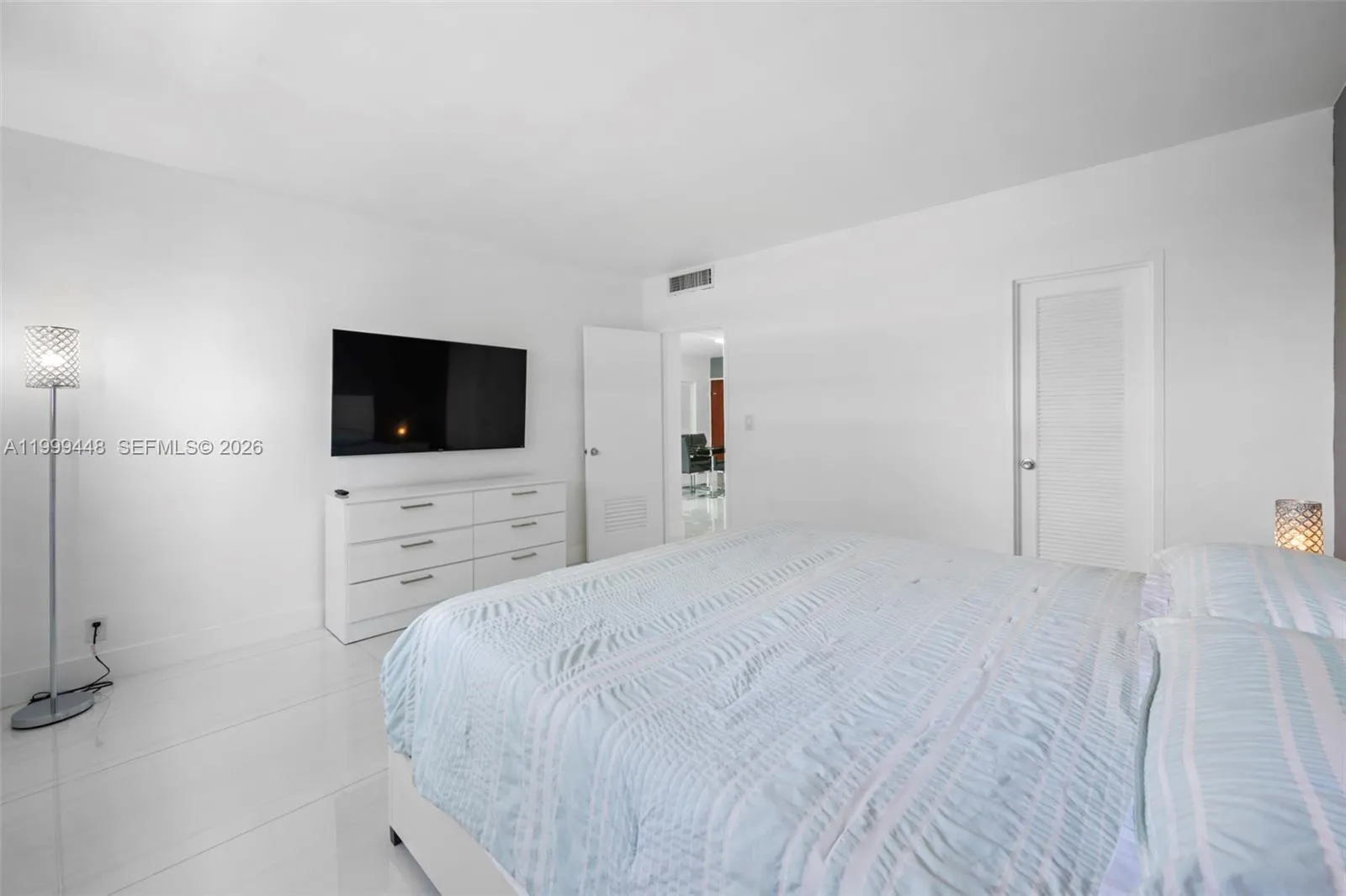 4001 S Ocean Dr 15b, Hollywood, Florida 33019, Hollywood, Florida 33019, 2 Bedrooms Bedrooms, ,2 BathroomsBathrooms,Residential,For Sale,4001 S Ocean Dr 15b, Hollywood, Florida 33019,A11999448