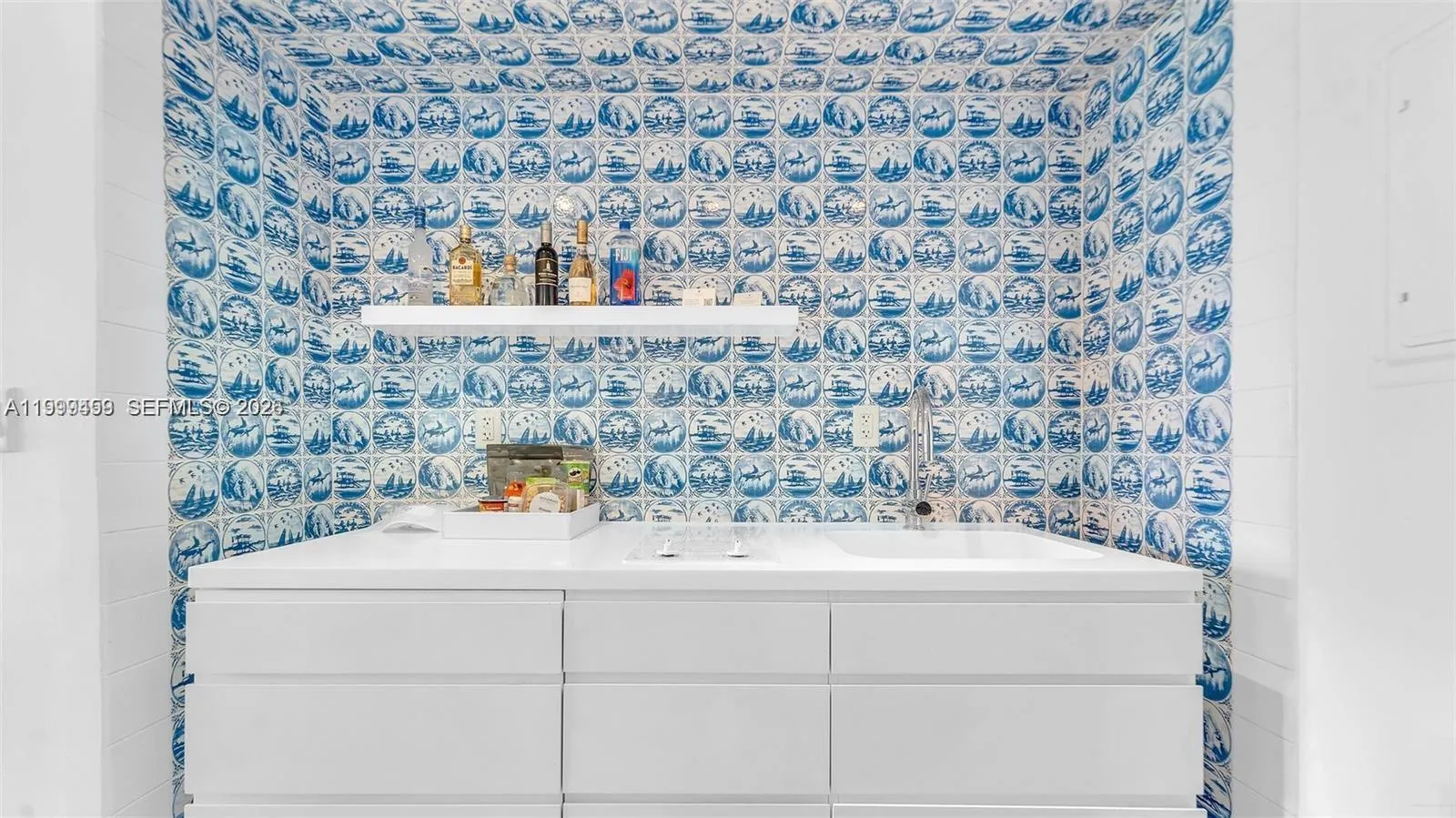 1100 West Ave 409, Miami Beach, Florida 33139, Miami Beach, Florida 33139, 1 Bedroom Bedrooms, ,1 BathroomBathrooms,Residential Lease,For Rent,1100 West Ave 409, Miami Beach, Florida 33139,A11999459