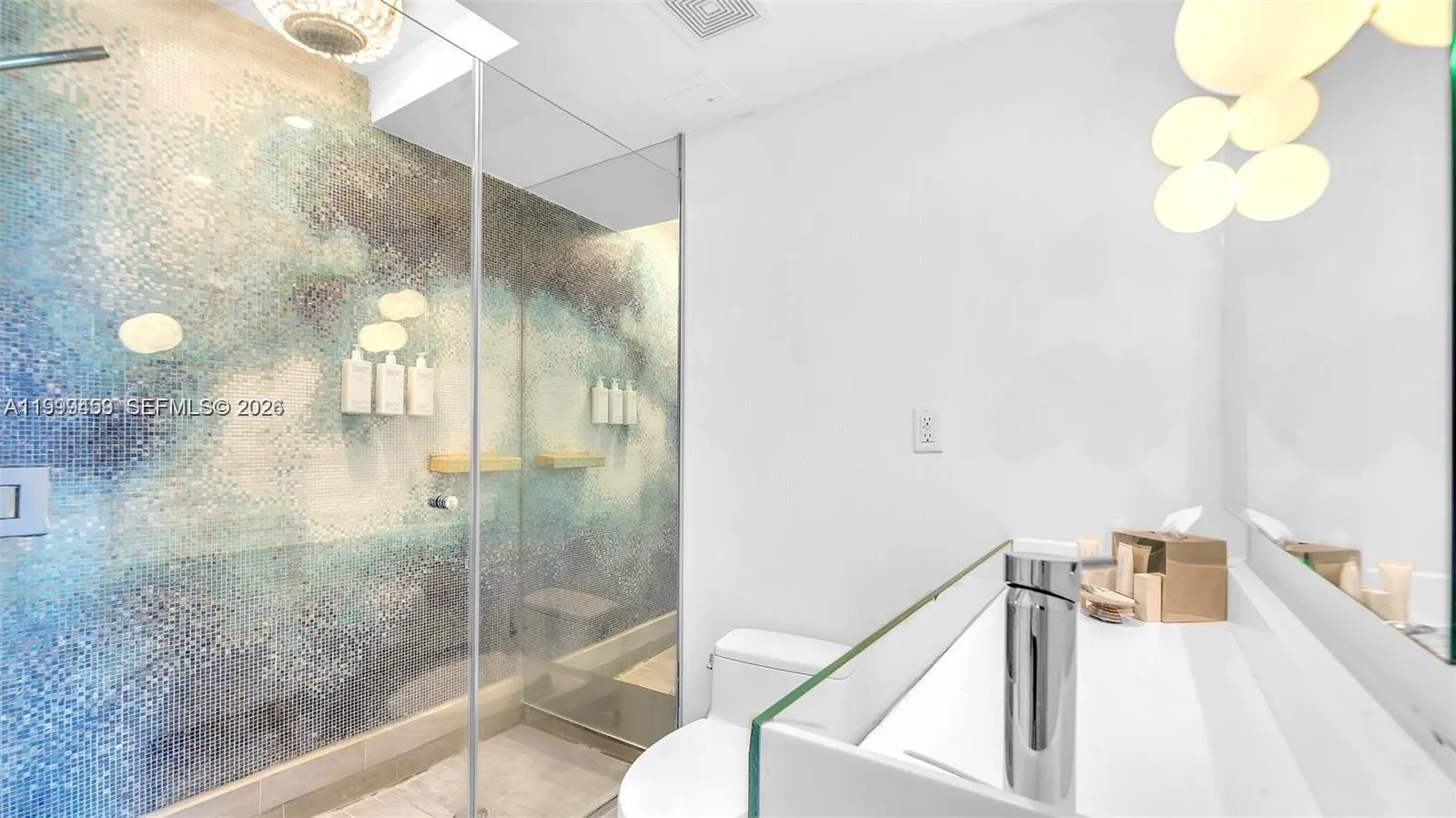 1100 West Ave 409, Miami Beach, Florida 33139, Miami Beach, Florida 33139, 1 Bedroom Bedrooms, ,1 BathroomBathrooms,Residential Lease,For Rent,1100 West Ave 409, Miami Beach, Florida 33139,A11999459