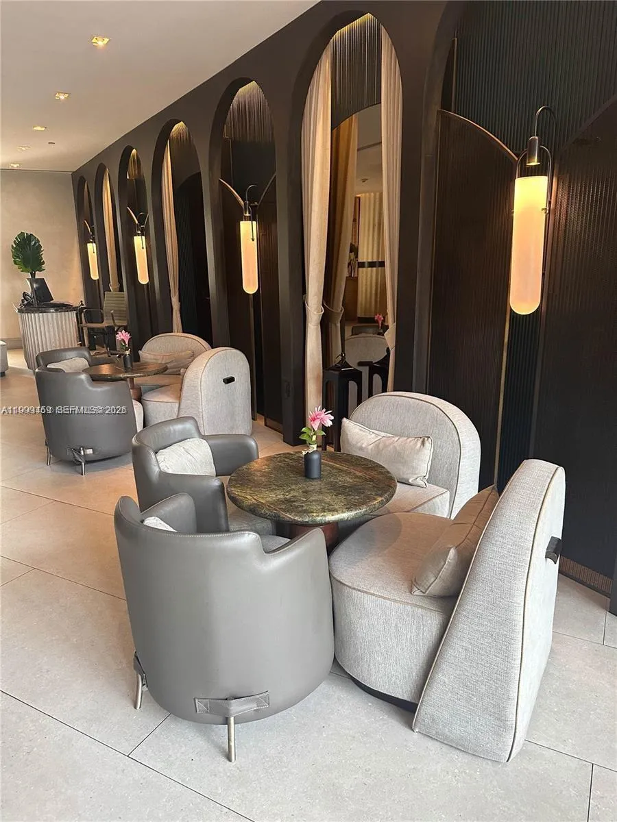 1100 West Ave 409, Miami Beach, Florida 33139, Miami Beach, Florida 33139, 1 Bedroom Bedrooms, ,1 BathroomBathrooms,Residential Lease,For Rent,1100 West Ave 409, Miami Beach, Florida 33139,A11999459