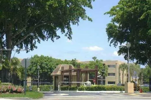 8075 Sw 107th Ave 305, Miami, Florida 33173, Miami, Florida 33173, 2 Bedrooms Bedrooms, ,2 BathroomsBathrooms,Residential Lease,For Rent,8075 Sw 107th Ave 305, Miami, Florida 33173,A11999466