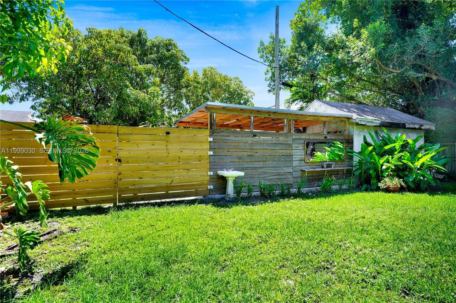2615 Sw 34th Ct, Miami, Florida 33133, Miami, Florida 33133, 4 Bedrooms Bedrooms, ,2 BathroomsBathrooms,Residential,For Sale,2615 Sw 34th Ct, Miami, Florida 33133,A11999030