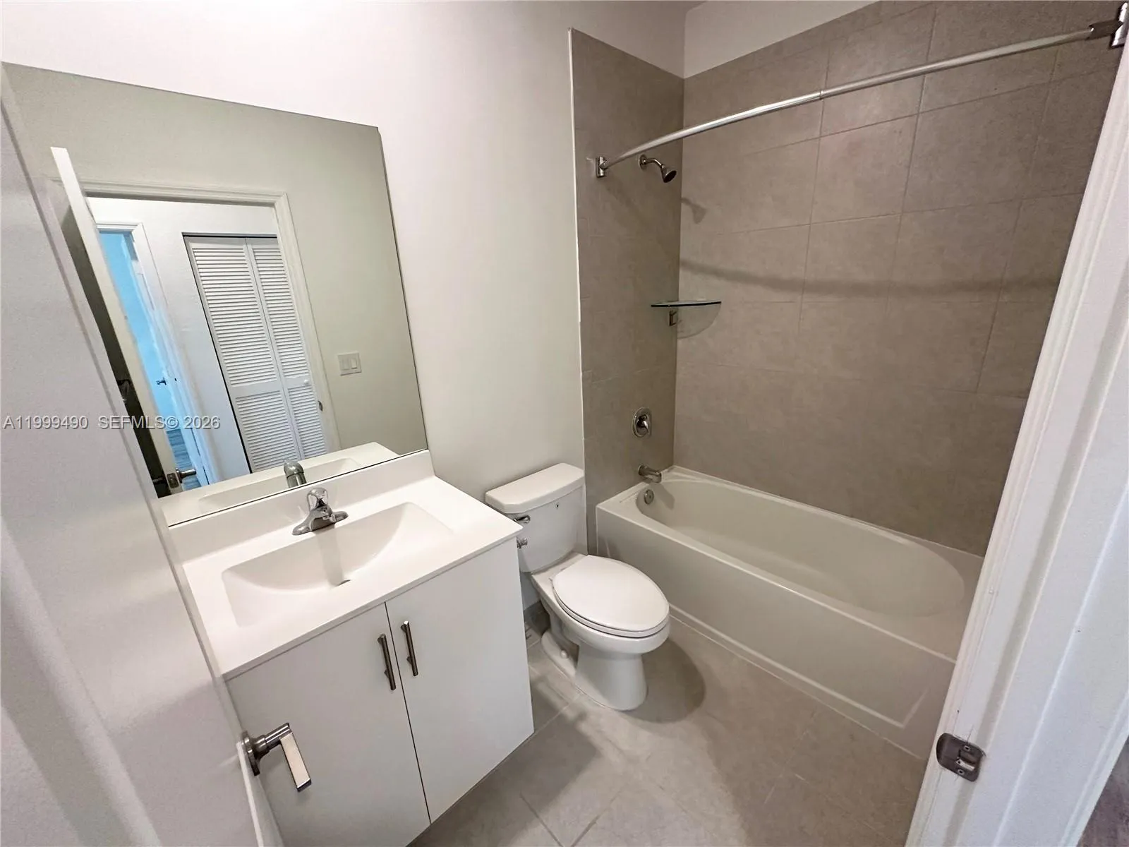 949 Ne 211th St, Miami, Florida 33179, Miami, Florida 33179, 3 Bedrooms Bedrooms, ,2 BathroomsBathrooms,Residential Lease,For Rent,949 Ne 211th St, Miami, Florida 33179,A11999490