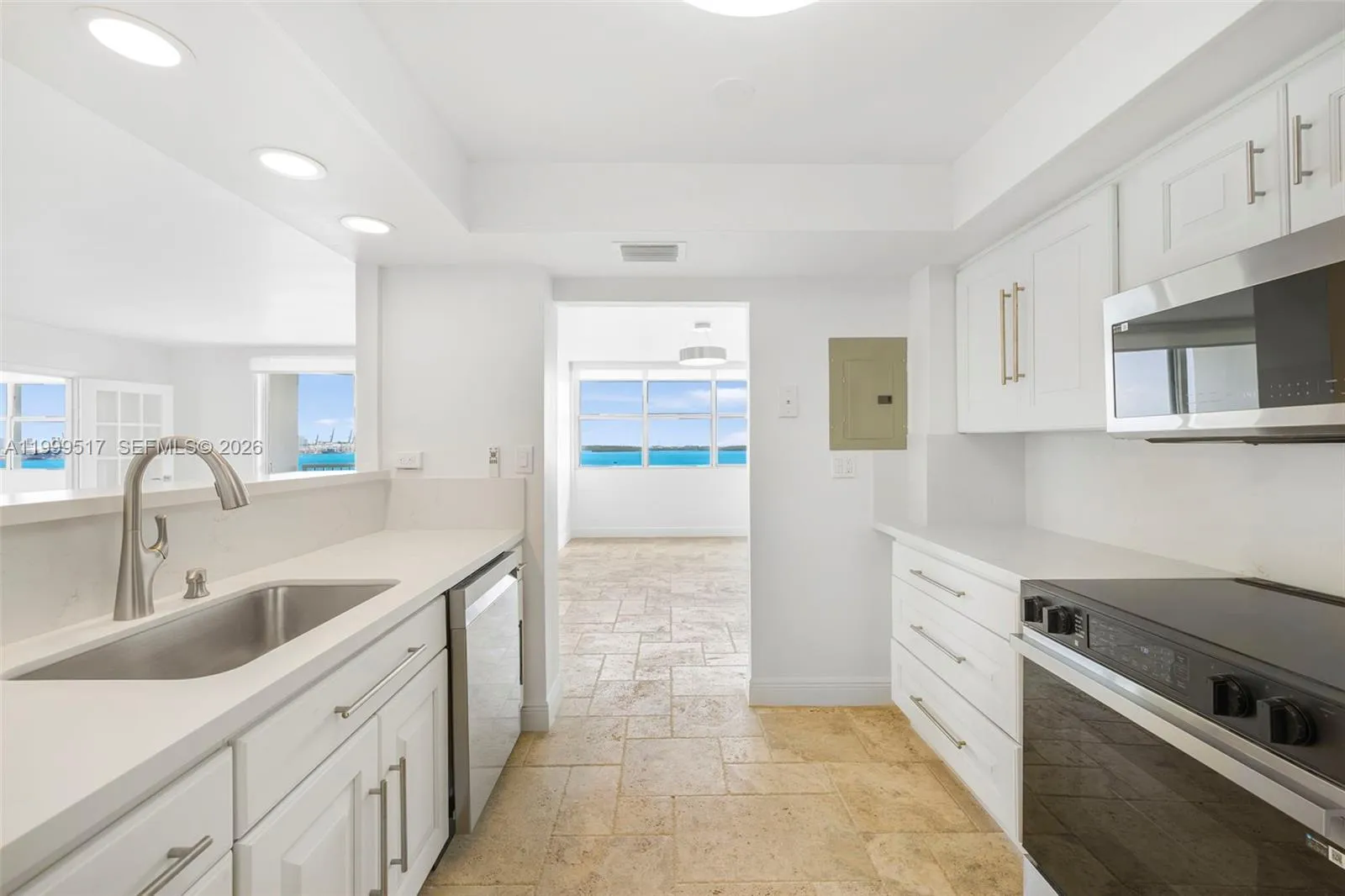 1420 Brickell Bay Dr 1401a, Miami, Florida 33131, Miami, Florida 33131, 3 Bedrooms Bedrooms, ,2 BathroomsBathrooms,Residential Lease,For Rent,1420 Brickell Bay Dr 1401a, Miami, Florida 33131,A11999517