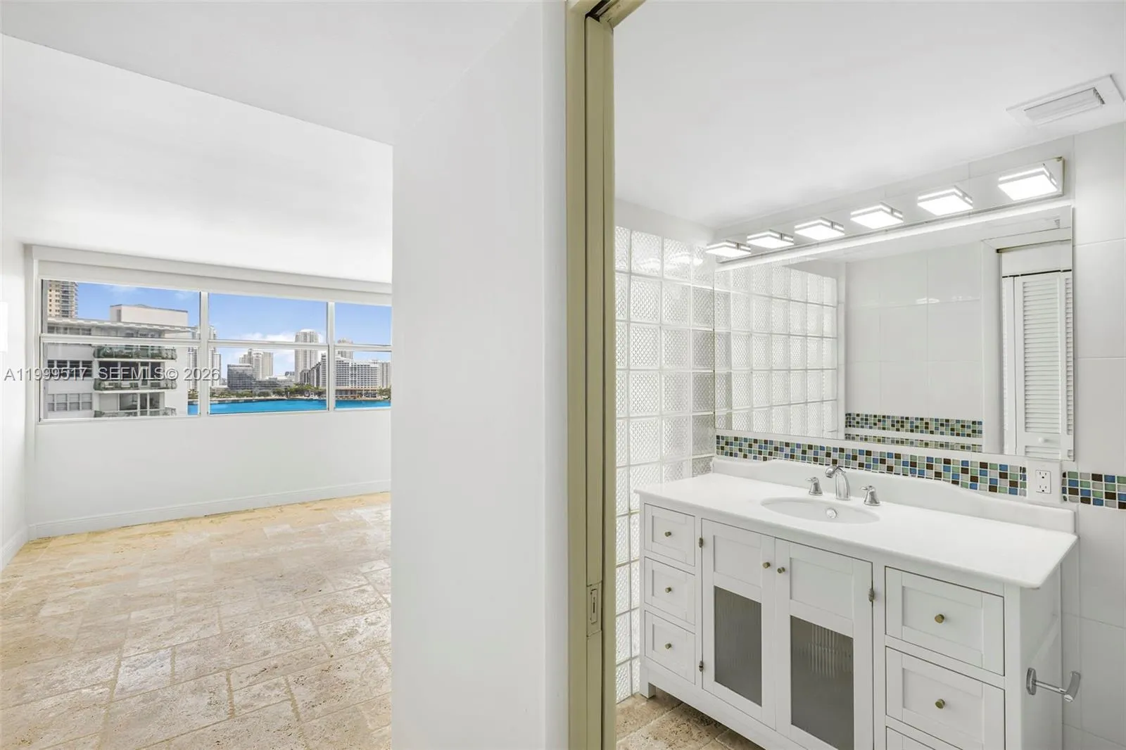 1420 Brickell Bay Dr 1401a, Miami, Florida 33131, Miami, Florida 33131, 3 Bedrooms Bedrooms, ,2 BathroomsBathrooms,Residential Lease,For Rent,1420 Brickell Bay Dr 1401a, Miami, Florida 33131,A11999517