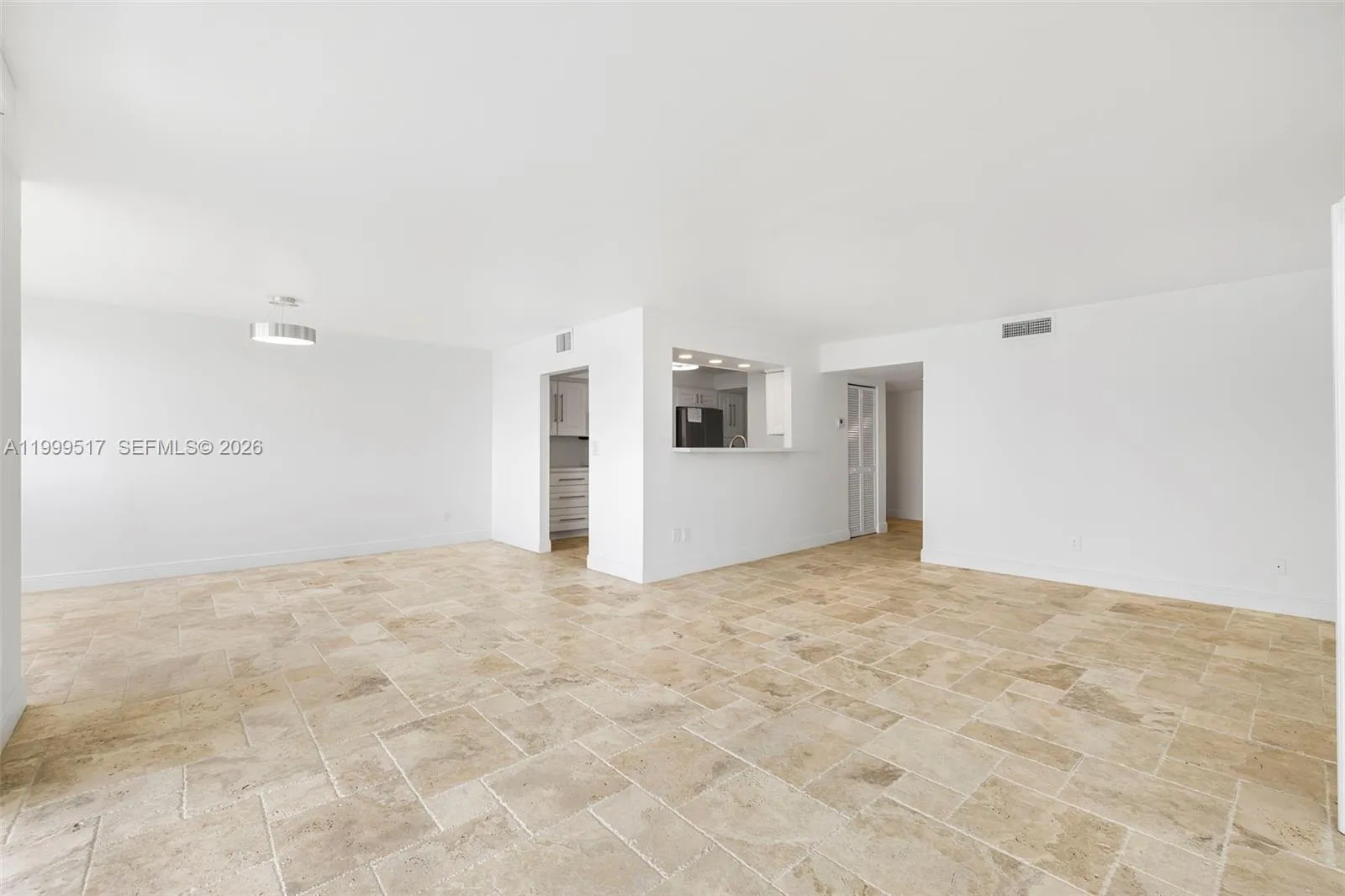 1420 Brickell Bay Dr 1401a, Miami, Florida 33131, Miami, Florida 33131, 3 Bedrooms Bedrooms, ,2 BathroomsBathrooms,Residential Lease,For Rent,1420 Brickell Bay Dr 1401a, Miami, Florida 33131,A11999517