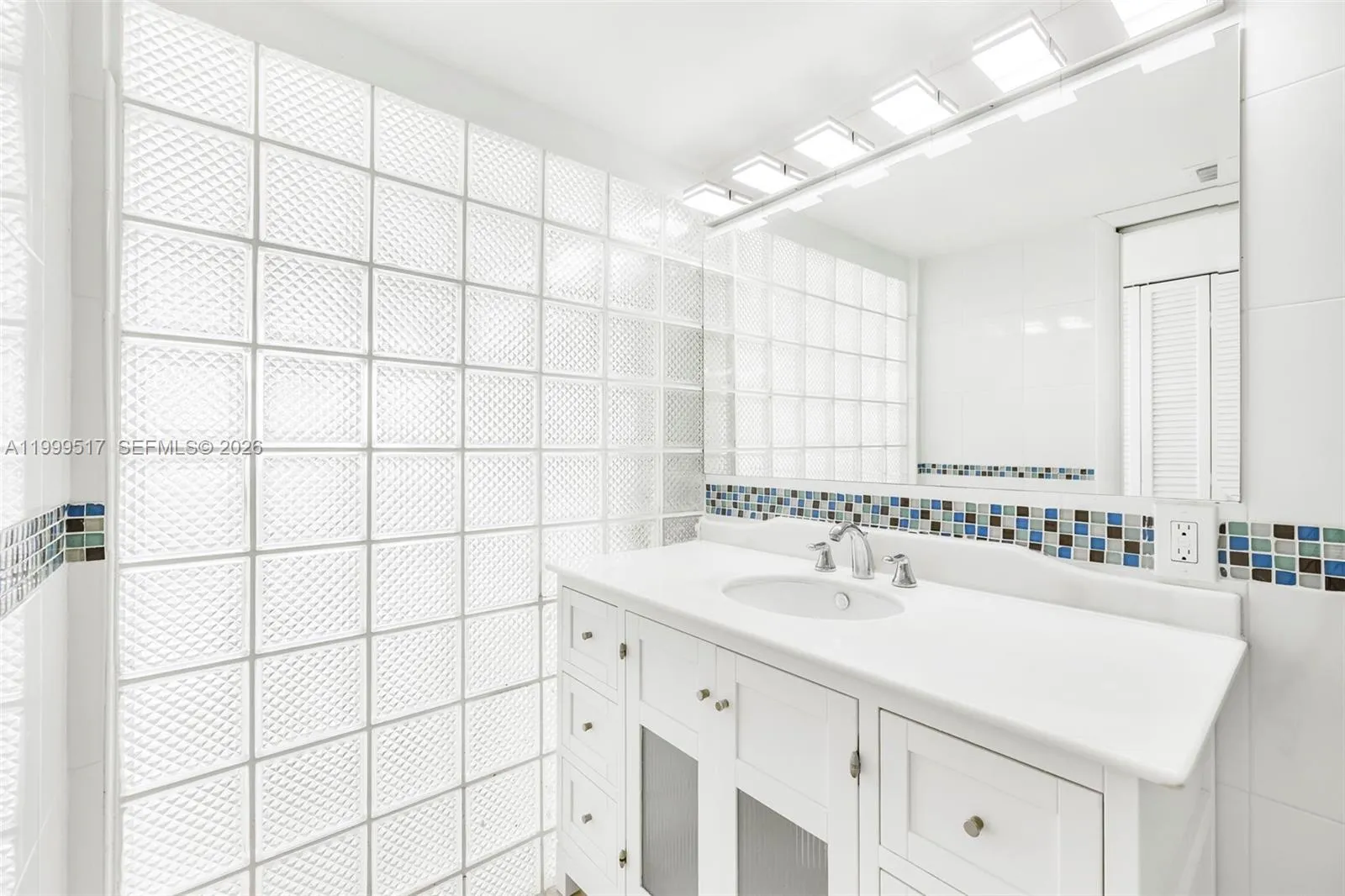 1420 Brickell Bay Dr 1401a, Miami, Florida 33131, Miami, Florida 33131, 3 Bedrooms Bedrooms, ,2 BathroomsBathrooms,Residential Lease,For Rent,1420 Brickell Bay Dr 1401a, Miami, Florida 33131,A11999517