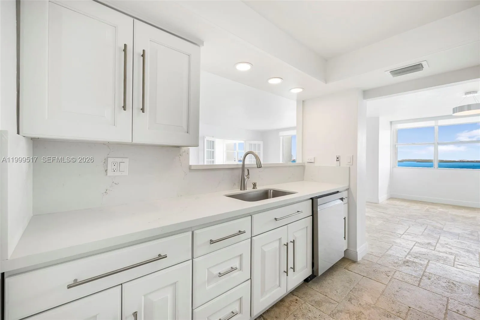 1420 Brickell Bay Dr 1401a, Miami, Florida 33131, Miami, Florida 33131, 3 Bedrooms Bedrooms, ,2 BathroomsBathrooms,Residential Lease,For Rent,1420 Brickell Bay Dr 1401a, Miami, Florida 33131,A11999517