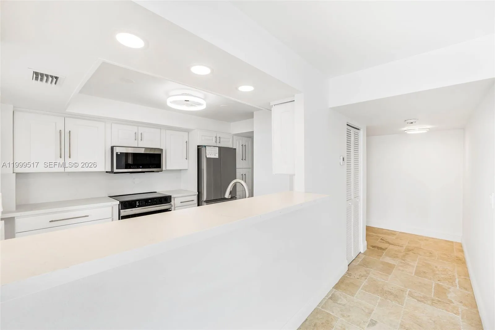 1420 Brickell Bay Dr 1401a, Miami, Florida 33131, Miami, Florida 33131, 3 Bedrooms Bedrooms, ,2 BathroomsBathrooms,Residential Lease,For Rent,1420 Brickell Bay Dr 1401a, Miami, Florida 33131,A11999517