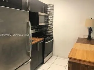 323 Washington Ave 4, Miami Beach, Florida 33139, Miami Beach, Florida 33139, 1 Bedroom Bedrooms, ,1 BathroomBathrooms,Residential,For Sale,323 Washington Ave 4, Miami Beach, Florida 33139,A11999372