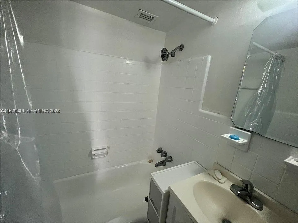 6484 Indian Creek Dr 214, Miami Beach, Florida 331, Miami Beach, Florida 33141, ,1 BathroomBathrooms,Residential,For Sale,6484 Indian Creek Dr 214, Miami Beach, Florida 331,A11999426