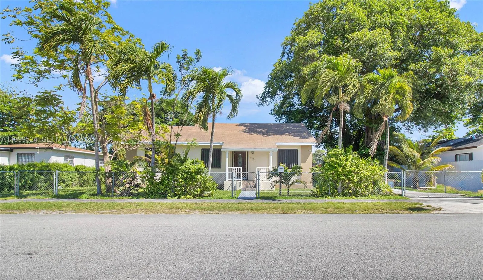 1925 Nw 49th St, Miami, Florida 33142, Miami, Florida 33142, 3 Bedrooms Bedrooms, ,2 BathroomsBathrooms,Residential,For Sale,1925 Nw 49th St, Miami, Florida 33142,A11999524
