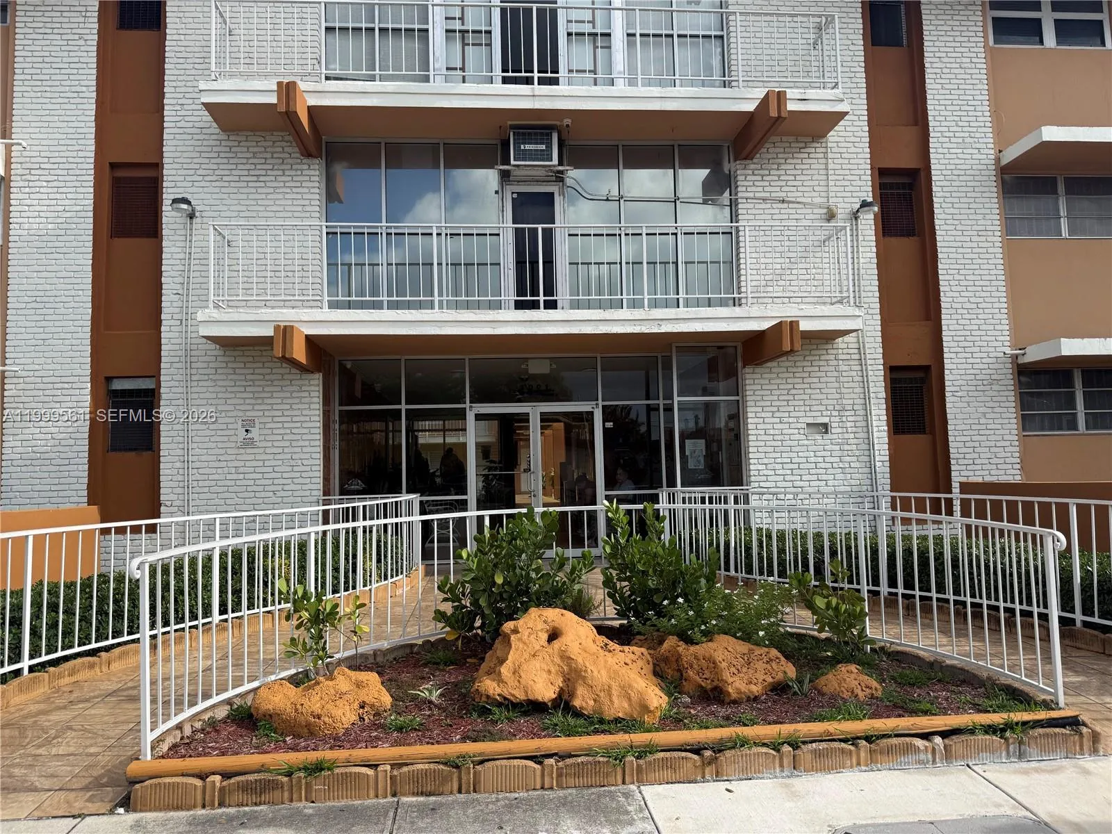 3881 W Flagler St 319, Miami, Florida 33134, Miami, Florida 33134, 1 Bedroom Bedrooms, ,1 BathroomBathrooms,Residential,For Sale,3881 W Flagler St 319, Miami, Florida 33134,A11999561