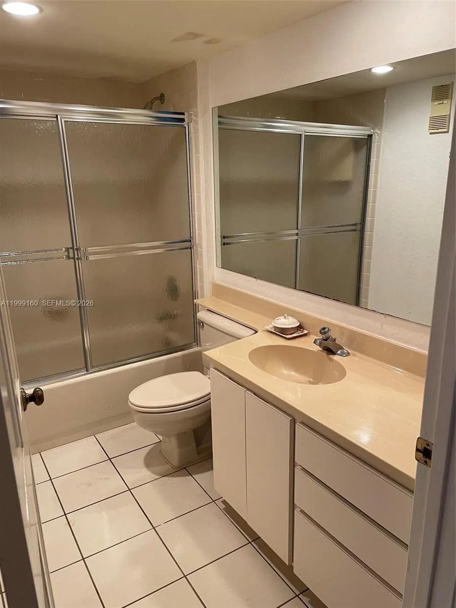 1703 Whitehall Dr 205, Davie, Florida 33324, Davie, Florida 33324, 2 Bedrooms Bedrooms, ,2 BathroomsBathrooms,Residential,For Sale,1703 Whitehall Dr 205, Davie, Florida 33324,A11999160