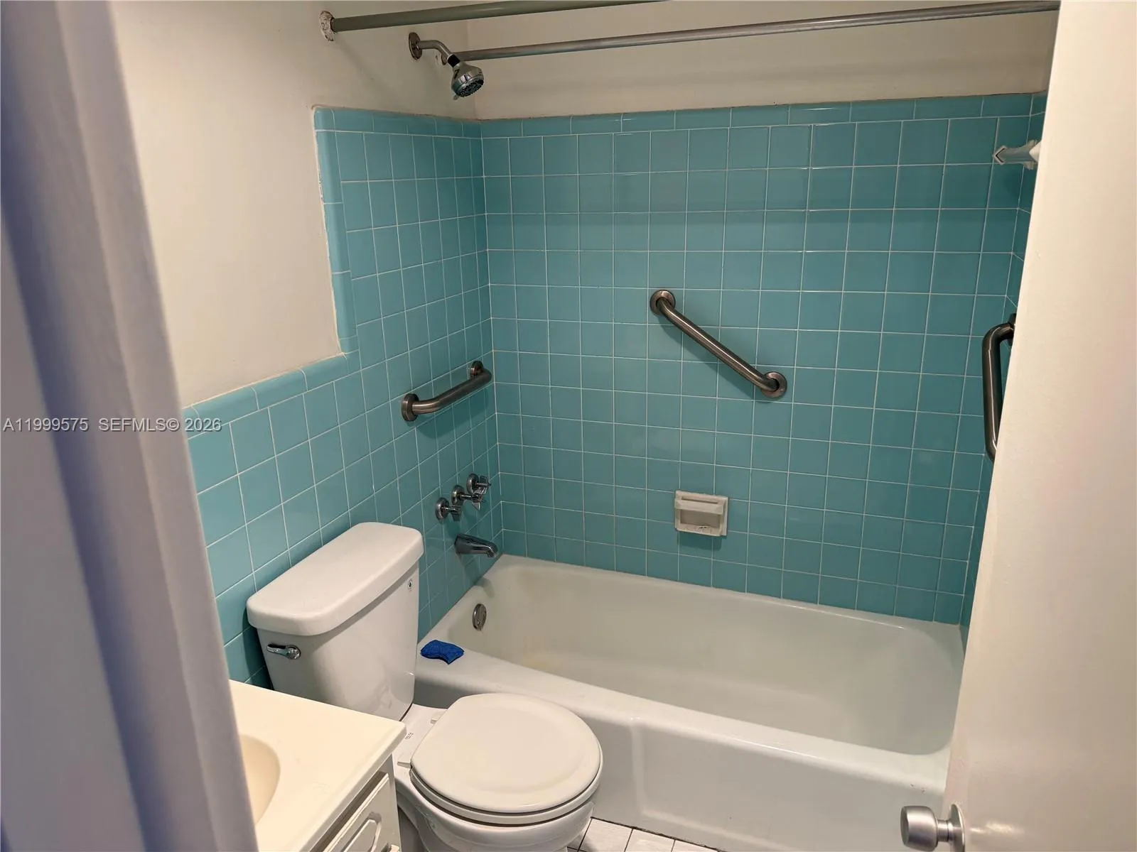 3881 W Flagler St 318, Miami, Florida 33134, Miami, Florida 33134, 2 Bedrooms Bedrooms, ,1 BathroomBathrooms,Residential,For Sale,3881 W Flagler St 318, Miami, Florida 33134,A11999575