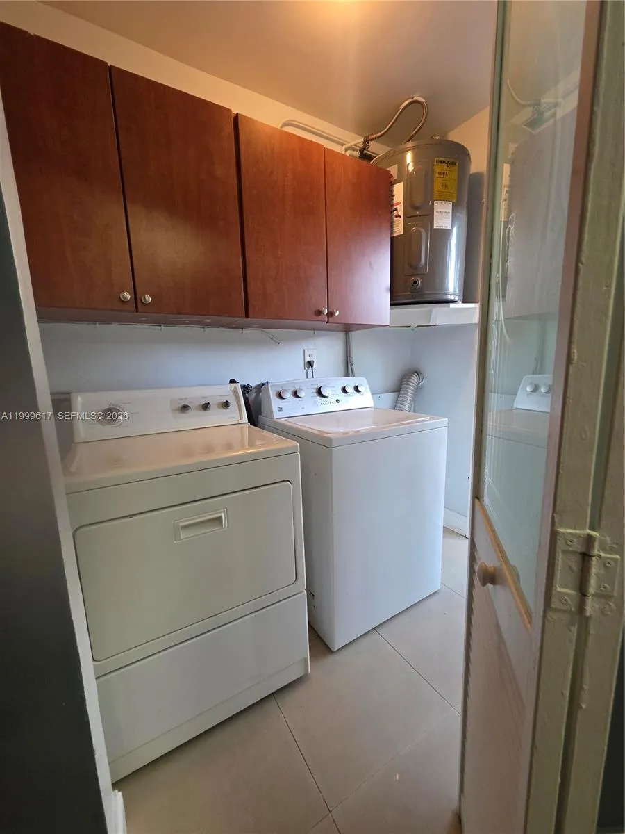2832 Sw 37th Ave 2834, Miami, Florida 33133, Miami, Florida 33133, 2 Bedrooms Bedrooms, ,1 BathroomBathrooms,Residential Lease,For Rent,2832 Sw 37th Ave 2834, Miami, Florida 33133,A11999617