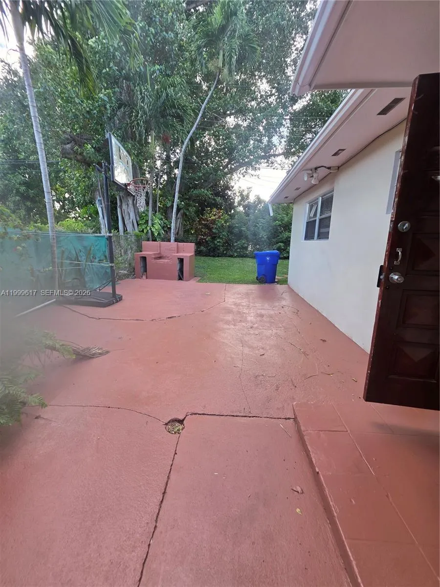 2832 Sw 37th Ave 2834, Miami, Florida 33133, Miami, Florida 33133, 2 Bedrooms Bedrooms, ,1 BathroomBathrooms,Residential Lease,For Rent,2832 Sw 37th Ave 2834, Miami, Florida 33133,A11999617