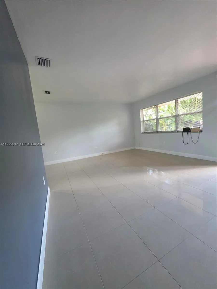2832 Sw 37th Ave 2834, Miami, Florida 33133, Miami, Florida 33133, 2 Bedrooms Bedrooms, ,1 BathroomBathrooms,Residential Lease,For Rent,2832 Sw 37th Ave 2834, Miami, Florida 33133,A11999617