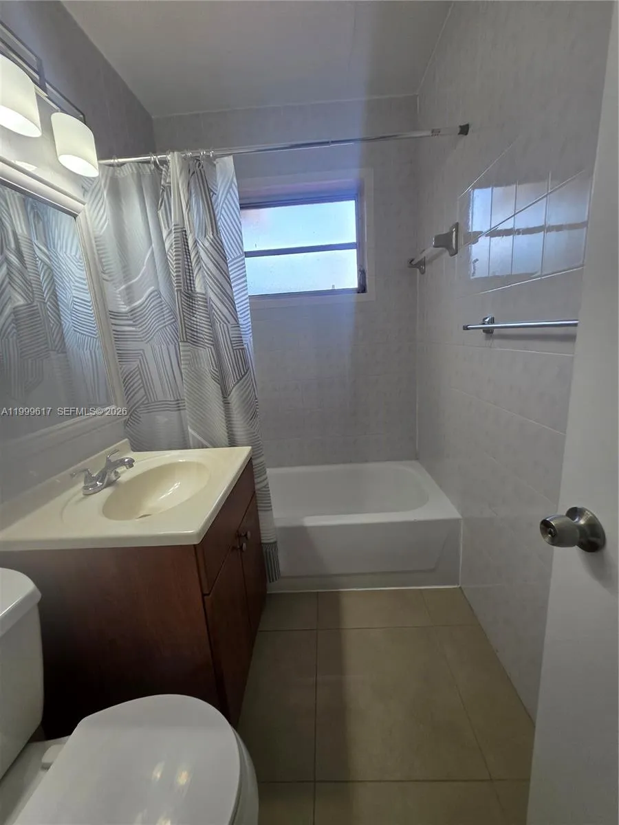 2832 Sw 37th Ave 2834, Miami, Florida 33133, Miami, Florida 33133, 2 Bedrooms Bedrooms, ,1 BathroomBathrooms,Residential Lease,For Rent,2832 Sw 37th Ave 2834, Miami, Florida 33133,A11999617