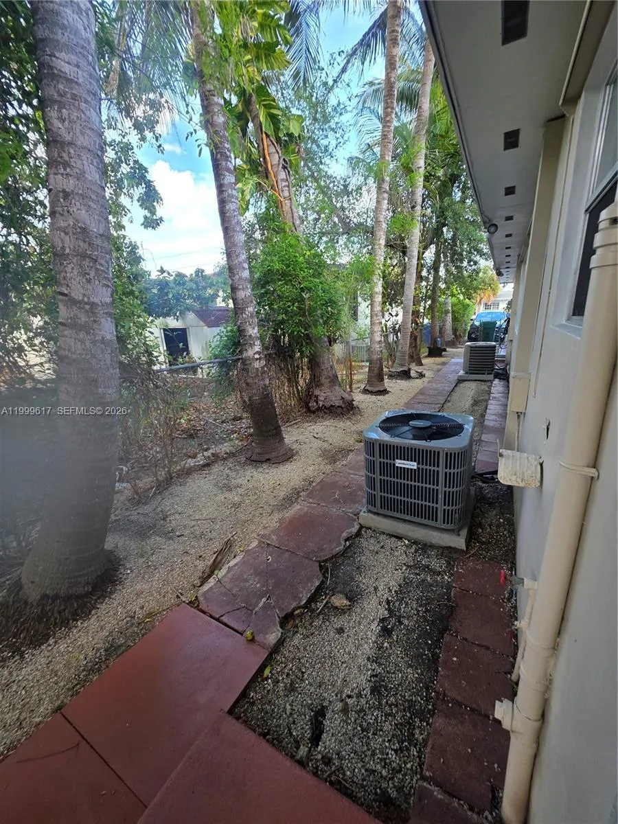2832 Sw 37th Ave 2834, Miami, Florida 33133, Miami, Florida 33133, 2 Bedrooms Bedrooms, ,1 BathroomBathrooms,Residential Lease,For Rent,2832 Sw 37th Ave 2834, Miami, Florida 33133,A11999617