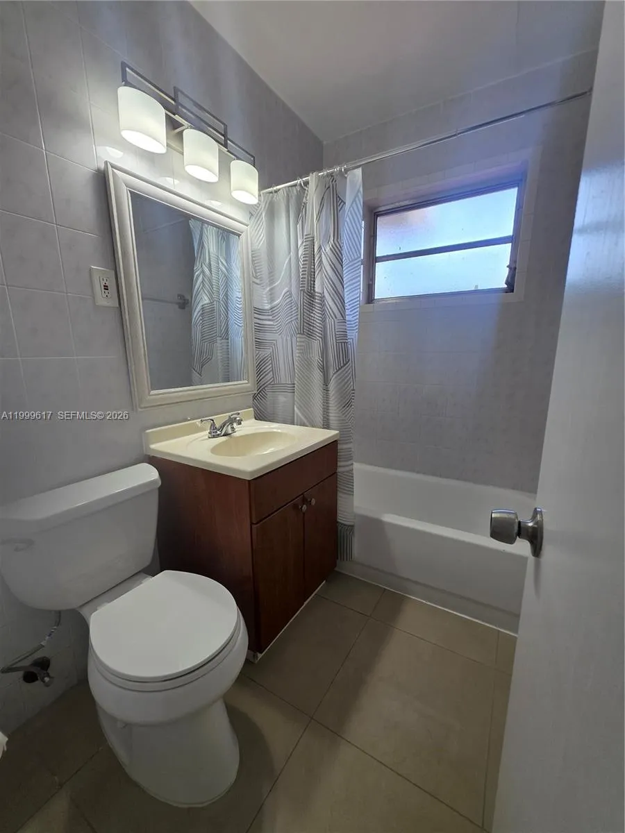2832 Sw 37th Ave 2834, Miami, Florida 33133, Miami, Florida 33133, 2 Bedrooms Bedrooms, ,1 BathroomBathrooms,Residential Lease,For Rent,2832 Sw 37th Ave 2834, Miami, Florida 33133,A11999617
