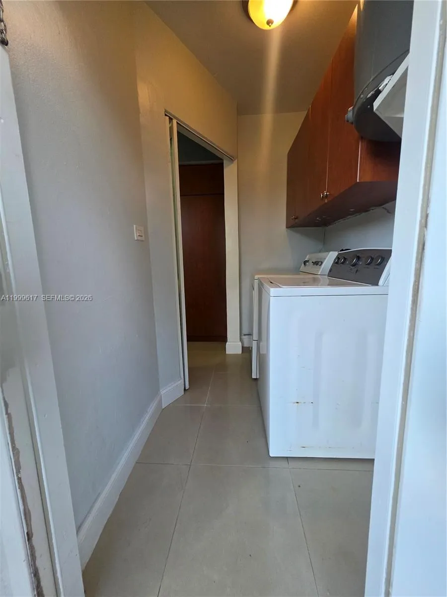 2832 Sw 37th Ave 2834, Miami, Florida 33133, Miami, Florida 33133, 2 Bedrooms Bedrooms, ,1 BathroomBathrooms,Residential Lease,For Rent,2832 Sw 37th Ave 2834, Miami, Florida 33133,A11999617