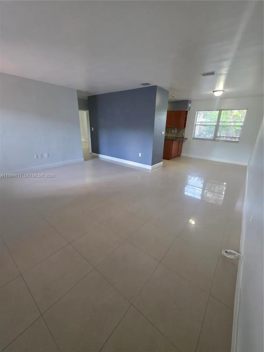 2832 Sw 37th Ave 2834, Miami, Florida 33133, Miami, Florida 33133, 2 Bedrooms Bedrooms, ,1 BathroomBathrooms,Residential Lease,For Rent,2832 Sw 37th Ave 2834, Miami, Florida 33133,A11999617