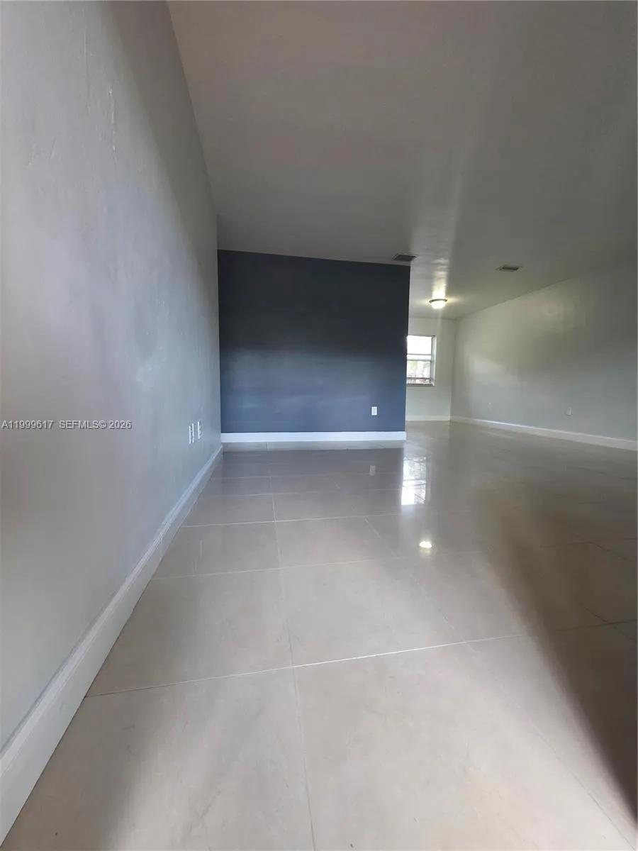 2832 Sw 37th Ave 2834, Miami, Florida 33133, Miami, Florida 33133, 2 Bedrooms Bedrooms, ,1 BathroomBathrooms,Residential Lease,For Rent,2832 Sw 37th Ave 2834, Miami, Florida 33133,A11999617