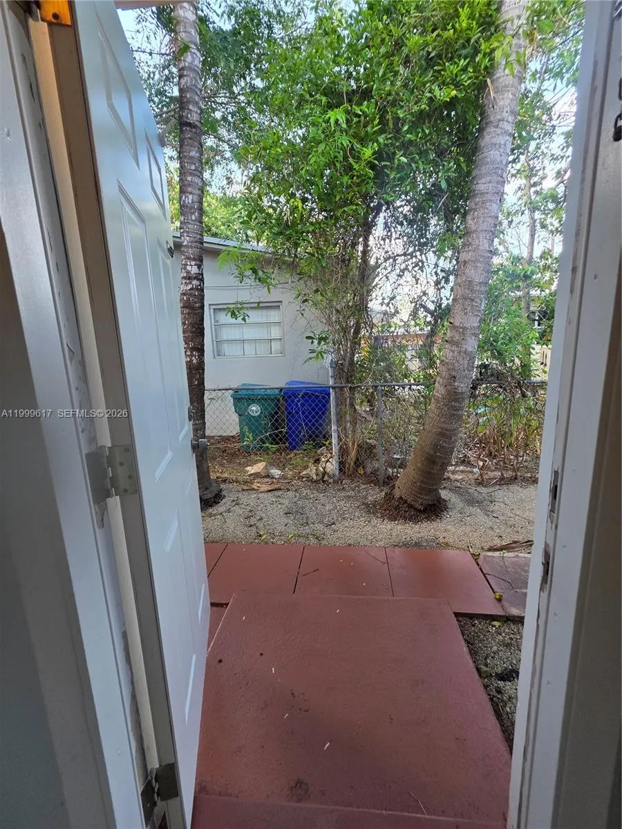 2832 Sw 37th Ave 2834, Miami, Florida 33133, Miami, Florida 33133, 2 Bedrooms Bedrooms, ,1 BathroomBathrooms,Residential Lease,For Rent,2832 Sw 37th Ave 2834, Miami, Florida 33133,A11999617