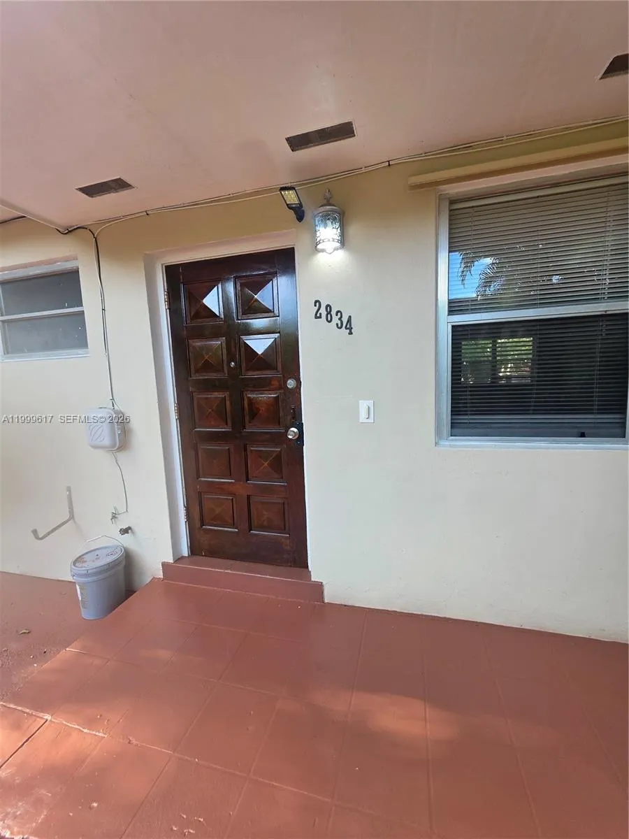 2832 Sw 37th Ave 2834, Miami, Florida 33133, Miami, Florida 33133, 2 Bedrooms Bedrooms, ,1 BathroomBathrooms,Residential Lease,For Rent,2832 Sw 37th Ave 2834, Miami, Florida 33133,A11999617