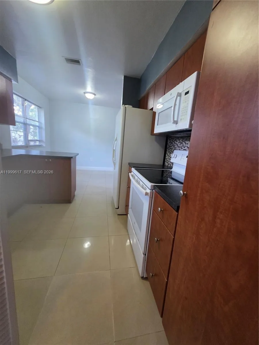 2832 Sw 37th Ave 2834, Miami, Florida 33133, Miami, Florida 33133, 2 Bedrooms Bedrooms, ,1 BathroomBathrooms,Residential Lease,For Rent,2832 Sw 37th Ave 2834, Miami, Florida 33133,A11999617