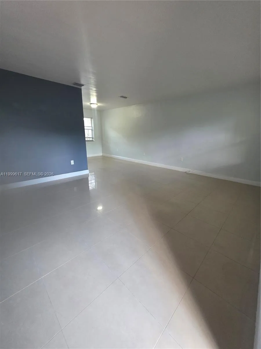 2832 Sw 37th Ave 2834, Miami, Florida 33133, Miami, Florida 33133, 2 Bedrooms Bedrooms, ,1 BathroomBathrooms,Residential Lease,For Rent,2832 Sw 37th Ave 2834, Miami, Florida 33133,A11999617