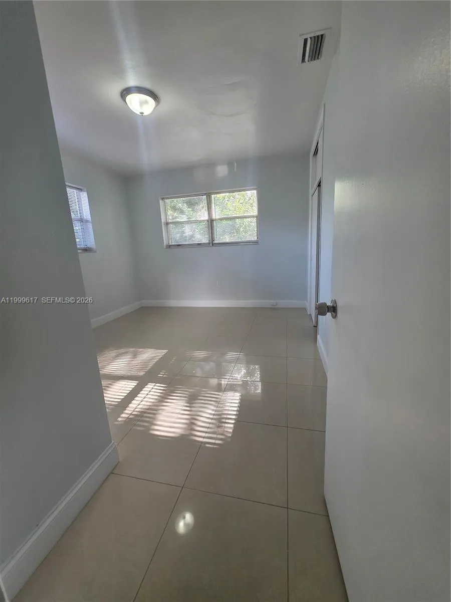 2832 Sw 37th Ave 2834, Miami, Florida 33133, Miami, Florida 33133, 2 Bedrooms Bedrooms, ,1 BathroomBathrooms,Residential Lease,For Rent,2832 Sw 37th Ave 2834, Miami, Florida 33133,A11999617