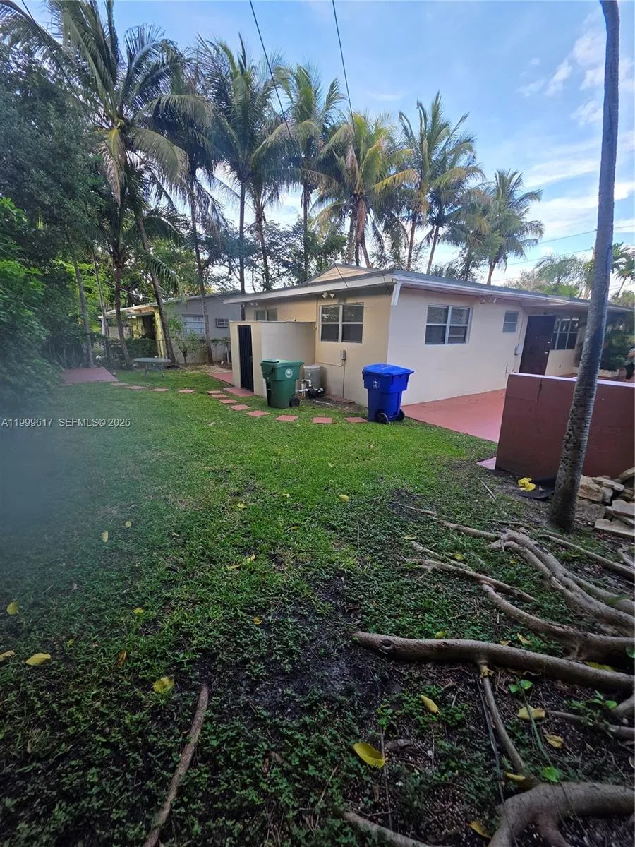2832 Sw 37th Ave 2834, Miami, Florida 33133, Miami, Florida 33133, 2 Bedrooms Bedrooms, ,1 BathroomBathrooms,Residential Lease,For Rent,2832 Sw 37th Ave 2834, Miami, Florida 33133,A11999617