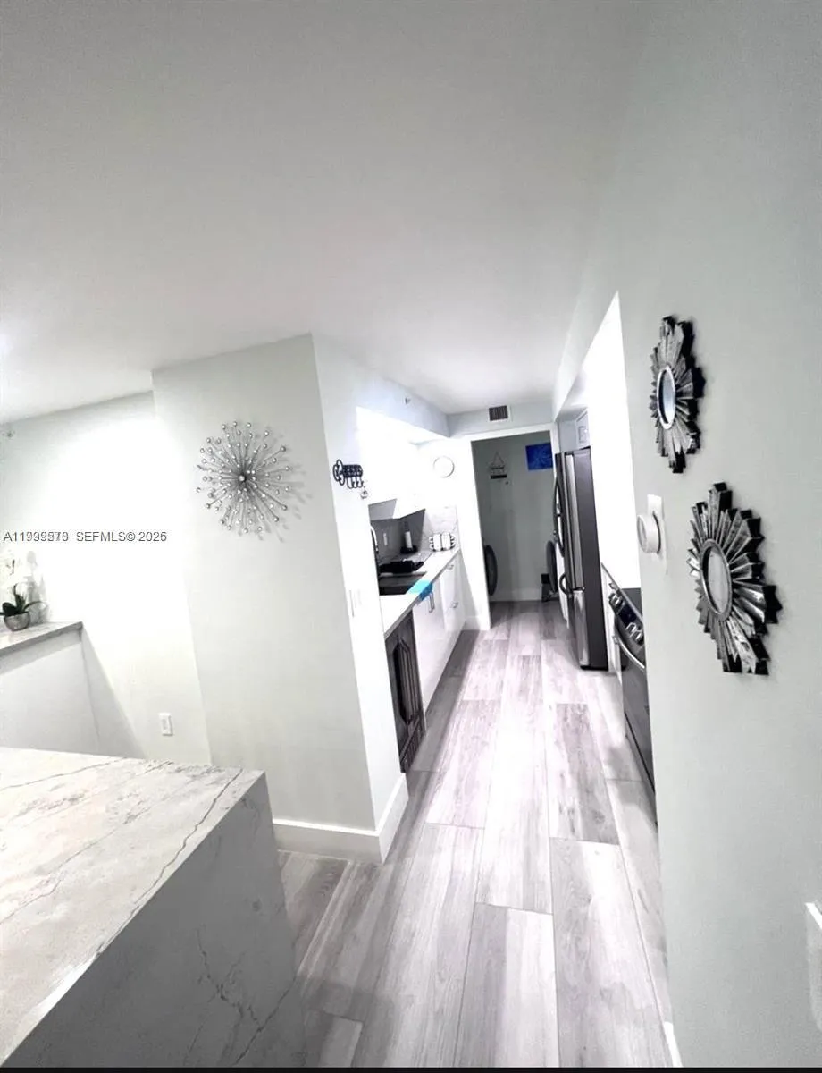 6917 Collins Ave 806, Miami Beach, Florida 33141, Miami Beach, Florida 33141, 1 Bedroom Bedrooms, ,1 BathroomBathrooms,Residential Lease,For Rent,6917 Collins Ave 806, Miami Beach, Florida 33141,A11999578